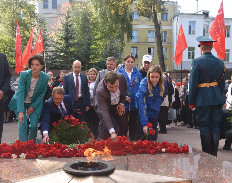 ЛДПР приняла участие в митинге, посвященном 80-летию освобождения Смоленщины от фашистских захватчиков