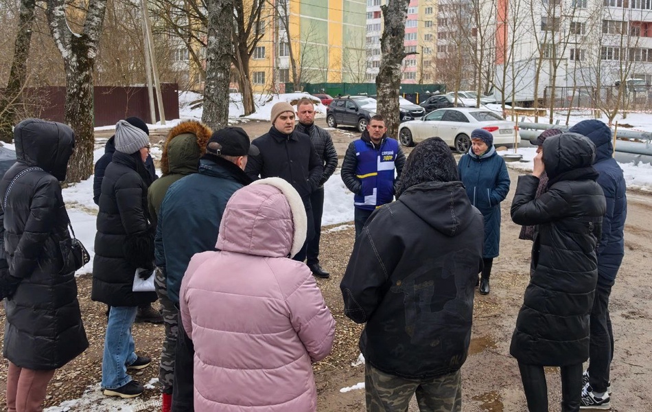 ЛДПР помогает смолянам разобраться, какую опасность несет вышка сотовой у их дома