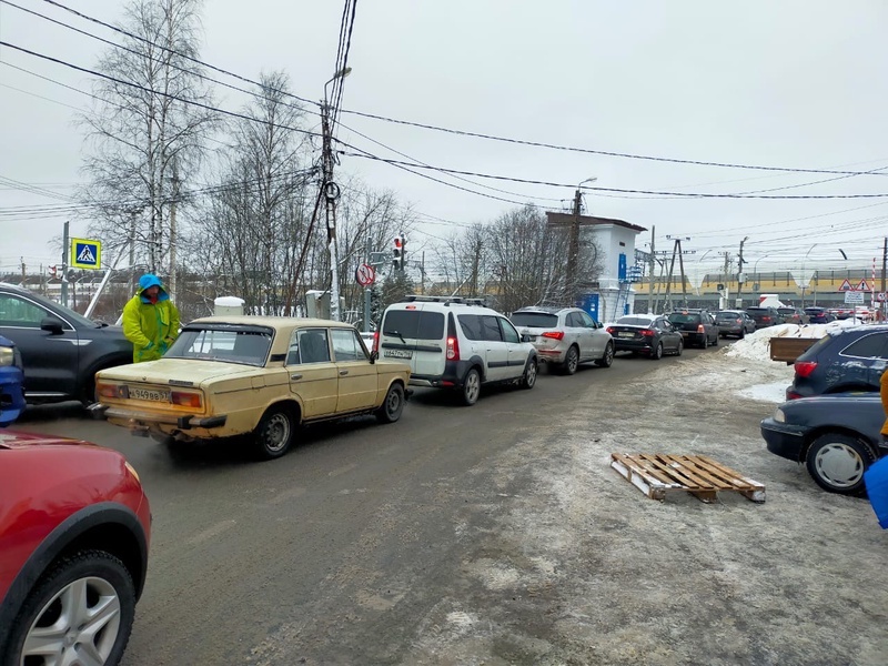 Петербург встал в девятибалльные пробки: мнение ЛДПР