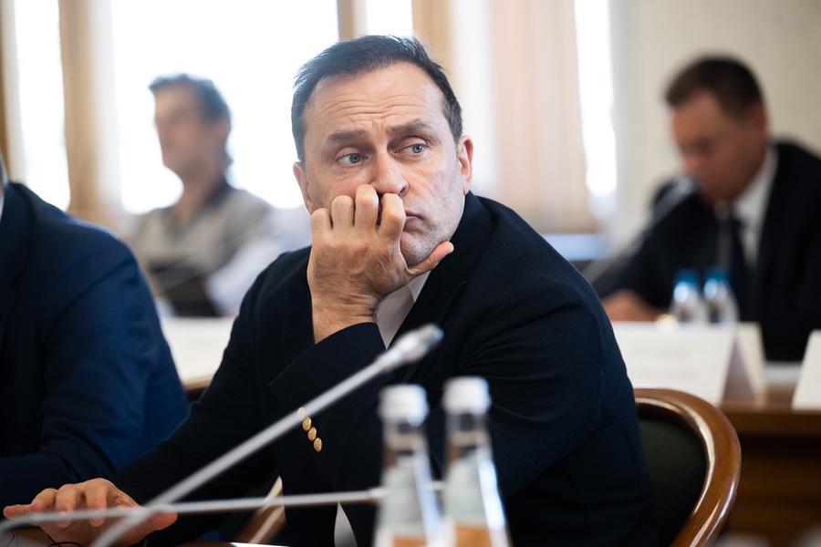 Свищев: Международные федерации допускают россиян из-за финансовых потерь
