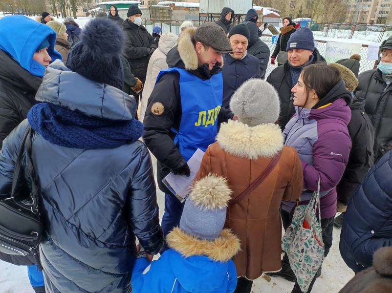 Петербургская ЛДПР выступила за защиту сквера