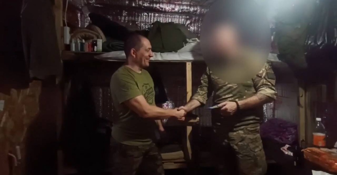 Боец СВО вступил в ЛДПР прямо на передовой