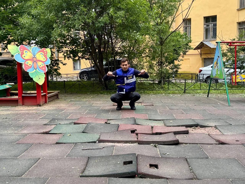 Детская площадка должна быть безопасной