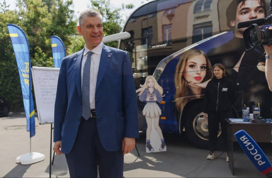 В путь!   Молодёжный автобус ЛДПР отправляется в масштабное путешествие по России