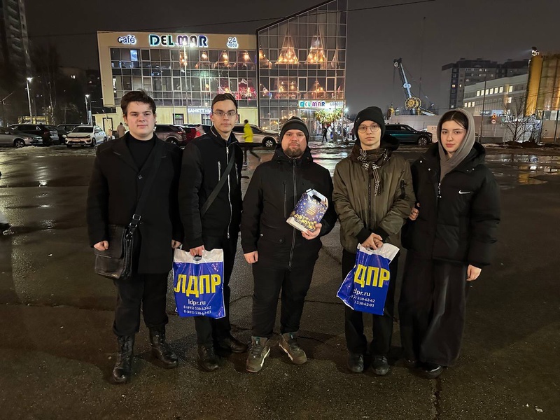 Вдохновлённый новогодним настроением Приморский район
