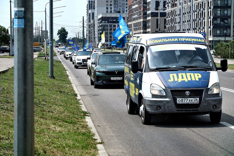 Дорога, как политическая сцена: автопробег в духе ЛДПР