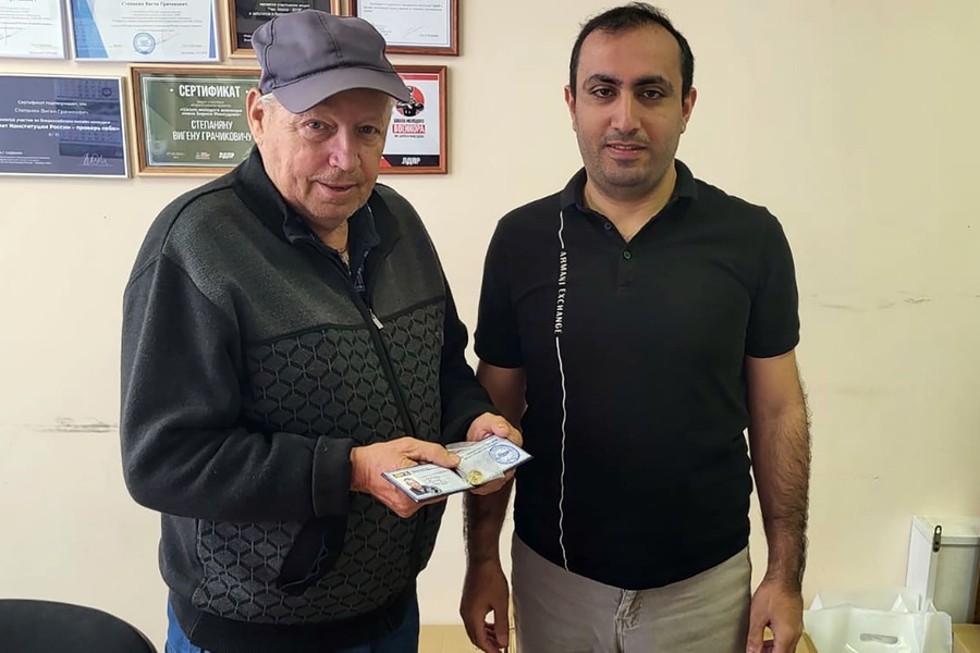 Символично и по делу: в годовщину лидерства Слуцкого партия расширила ряды