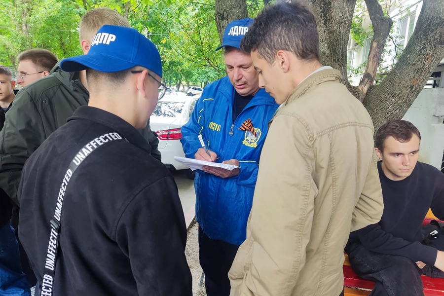 Стажировка с партийным акцентом: ЛДПР и молодежь на старте