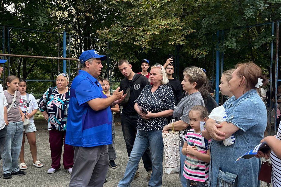 ЛДПР в Ставрополе: разговоры во дворах вместо лозунгов