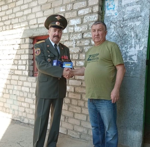 ЛДПР в Белоярском поздравила офицеров с праздником