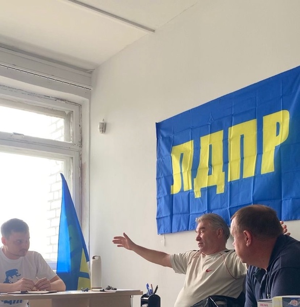 ЛДПР взяла на контроль вопрос с ремонтом дороги в Дегтярске