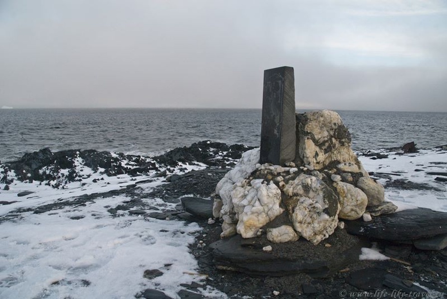 Море челюскина. Полуостров Таймыр мыс Челюскин. Мыс Челюскин 1742. С. И. Челюскин и мыс Челюскина.