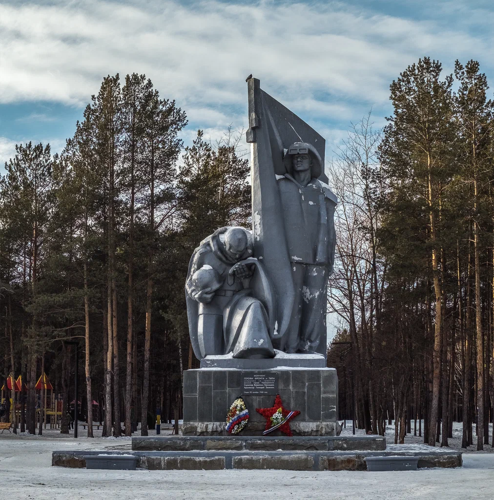 Мы продолжаем партийный проект «Символы региона»