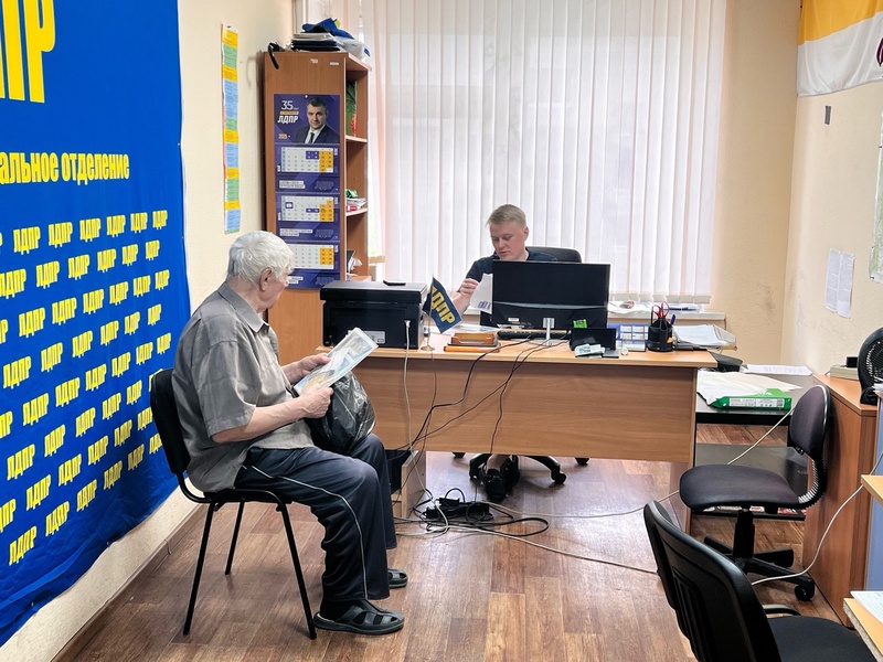 Юрист ЛДПР Свердловской области продолжает проводить юридические консультации