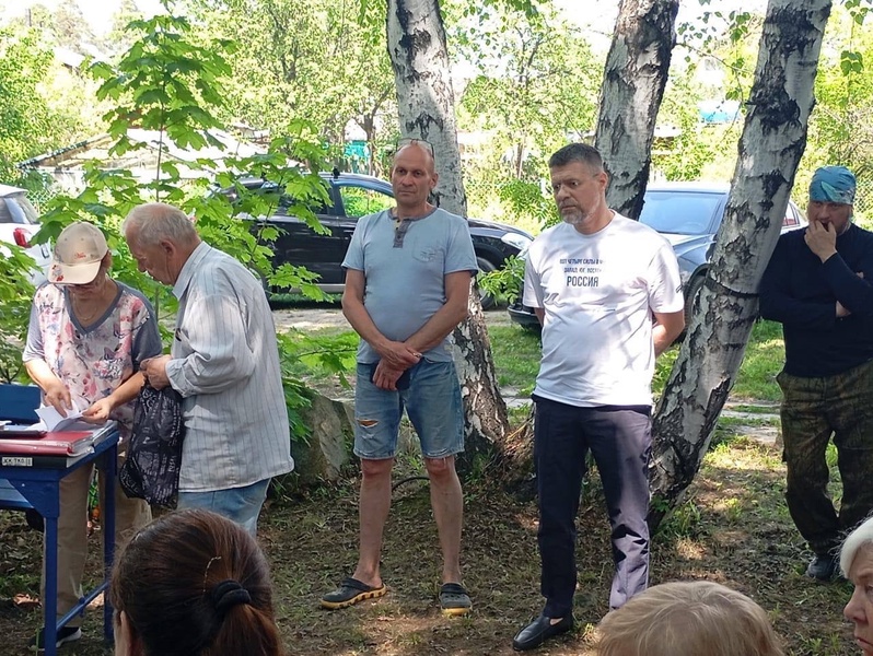 Депутат Дмитрий Николаев провел встречу с владельцами участков в СНТ «Гранит»
