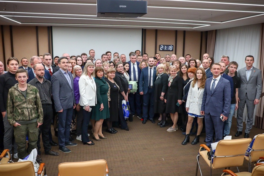 Свердловское региональное отделение ЛДПР поздравляет Леонида Слуцкого с годовщиной