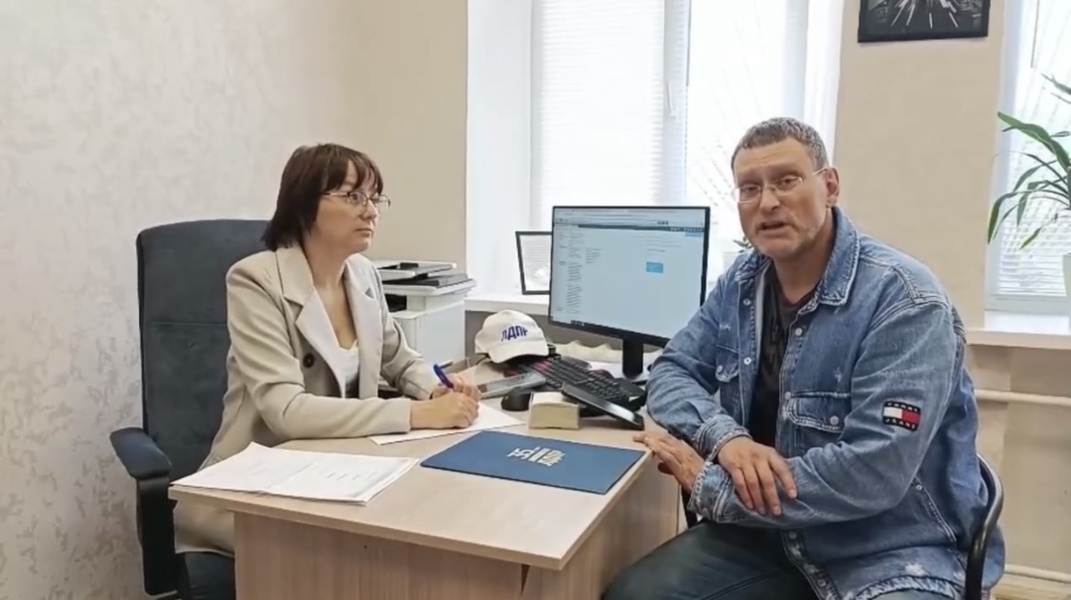 Партийцы Асбеста пообщались с юристом на тему закредитованности населения