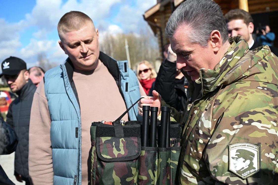ЛДПР передала бойцам СВО 34 автомобиля высокой проходимости и необходимую военную технику