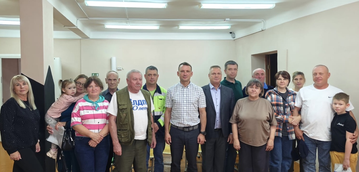 Александр Каптюг пообщался с жителями Ачита