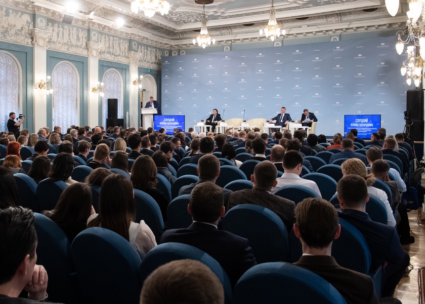 Лидер ЛДПР Леонид Слуцкий призывает к демографической экспансии через возврат в село