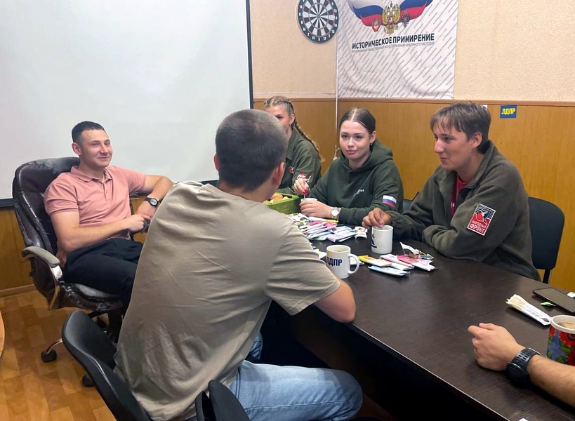 Молодежь ЛДПР и «Народный фронт» обсудили совместные волонтерские проекты