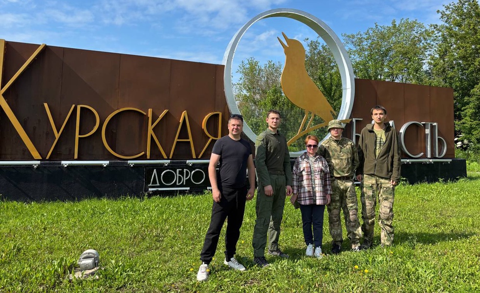 Очередной гуманитарный груз доставили партийцы Тулы нашим бойцам