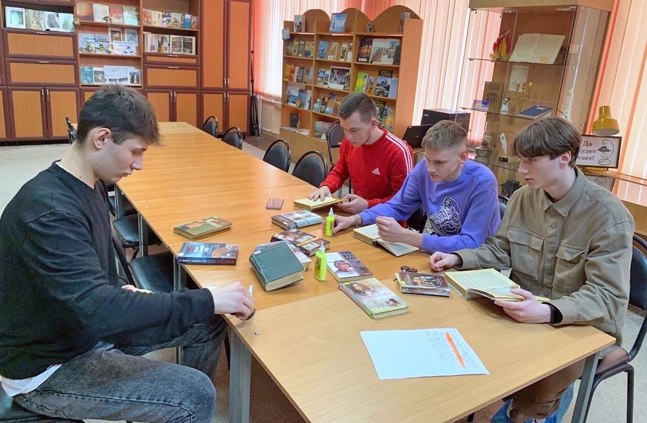 Любите и читайте книги! — говорит молодежь Тулы