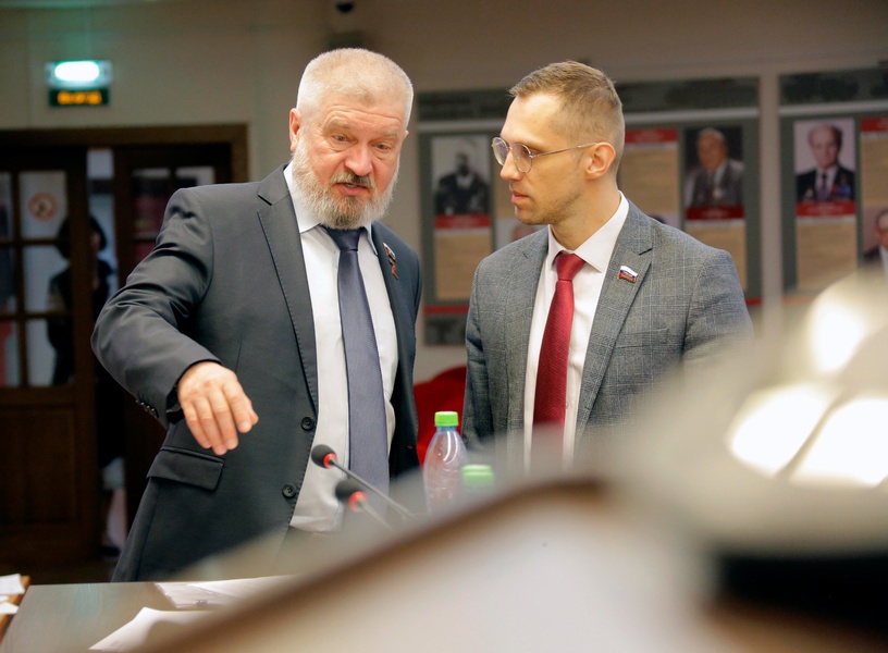 Депутаты ЛДПР приняли участие в 11-м заседании регионального парламента