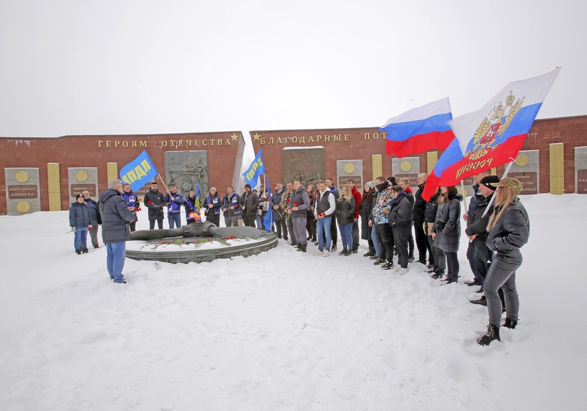 ЛДПР в Туле провела митинг - автопробег в честь защитников Родины