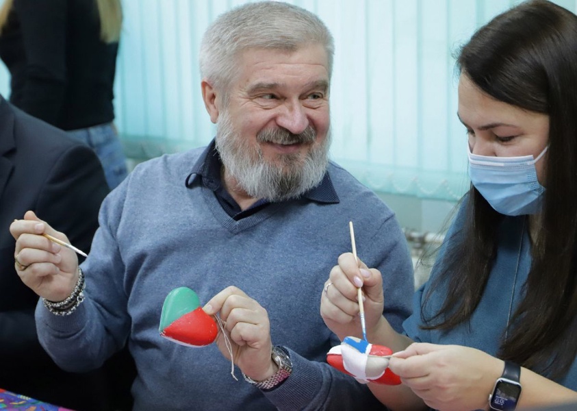 Александр Балберов предложил сделать материнство рабочей специальностью