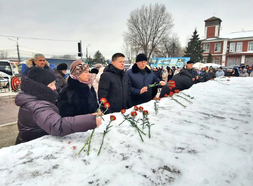 Александр Маринков почтил память защитников Тулы