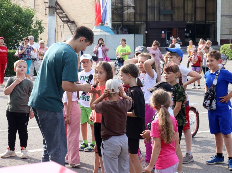 Праздник «День двора» состоялся в посёлке Тёплое