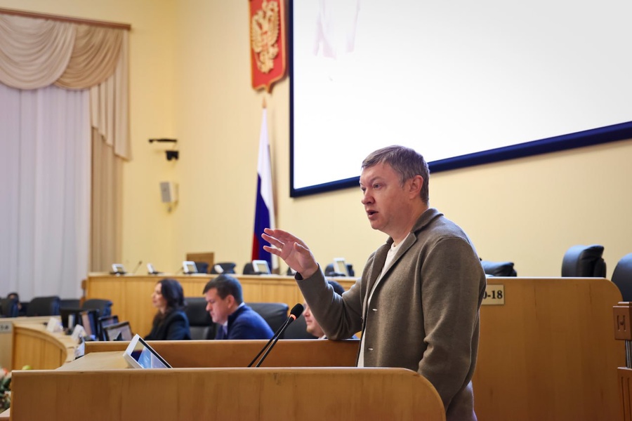 Депутат ЛДПР Евгений Марков встретился с тюменской молодежью
