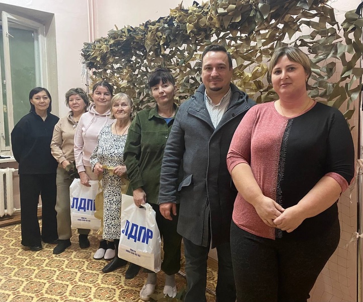 Тюменские партийцы плечом к плечу поддерживают волонтеров