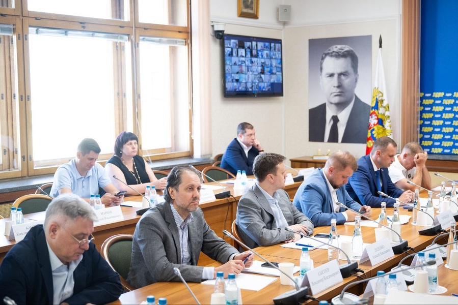 Тюменские партийцы приняли участие в работе фракции ЛДПР Государственной Думы