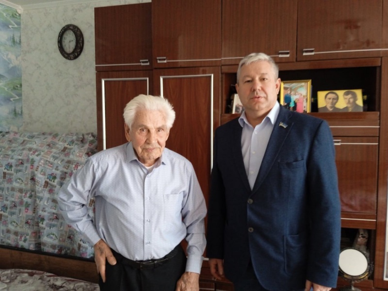 Депутат ЛДПР Дмитрий Ошурков: наш долг — помогать ветеранам и их семьям