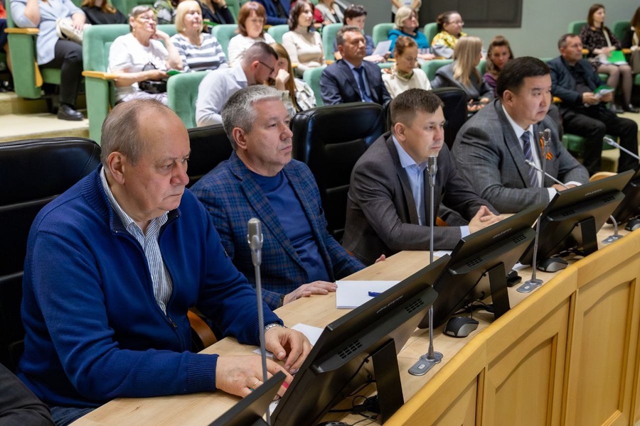 Депутаты ЛДПР призывают тюменцев активно участвовать в публичных слушаниях