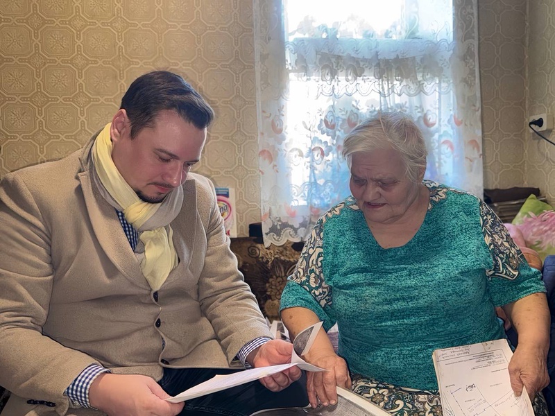 Депутат ЛДПР встал на защиту пожилой женщины из поселка Боровский