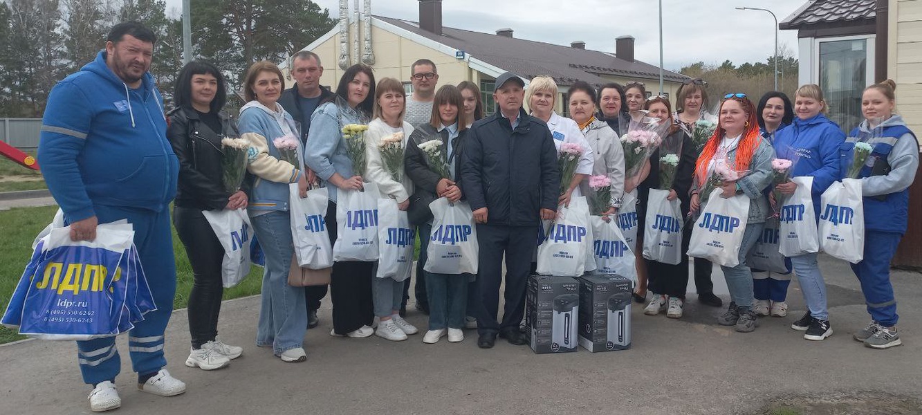 ЛДПР продолжает отстаивать интересы сотрудников медицинской сферы