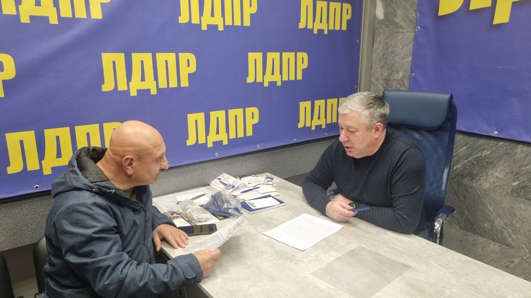 Дмитрий Ошурков провел прием граждан в Тюмени