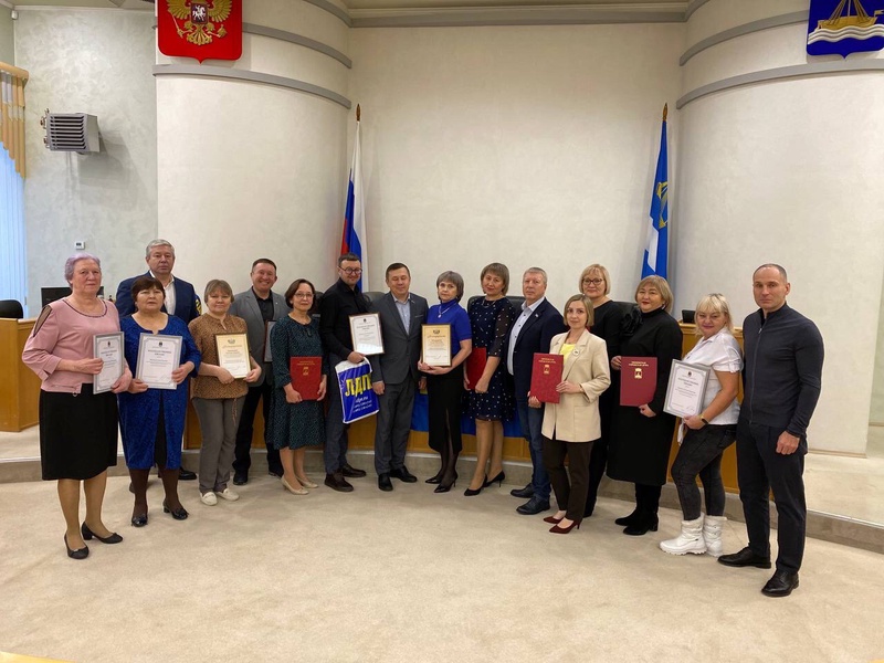 Депутаты ЛДПР поприветствовали новых членов партии
