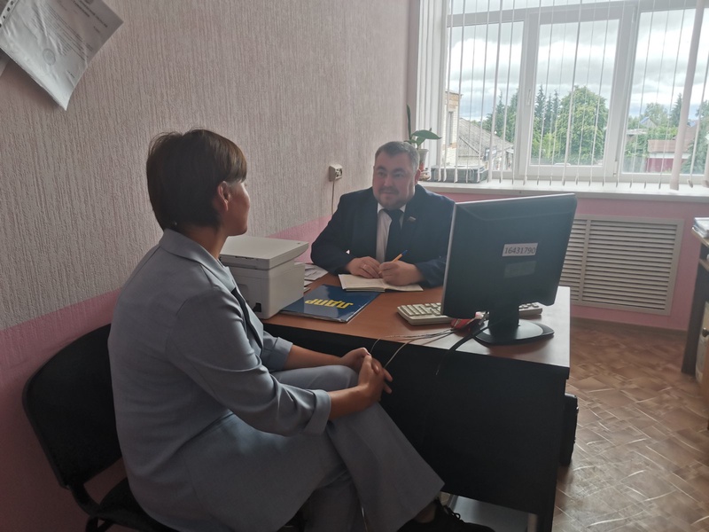 Николай Леушин провел прием граждан в селе Хохлово
