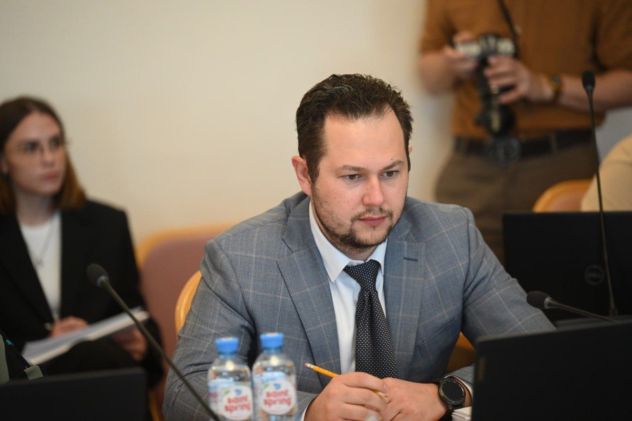 Депутат ЛДПР Глеб Трубин поддержал запрет продажи несовершеннолетним энергетических напитков