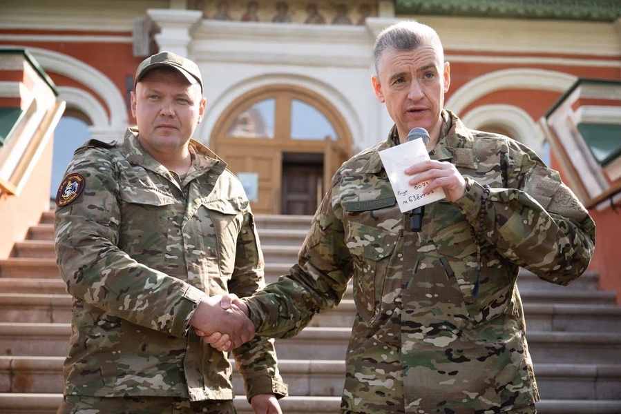 ЛДПР передала бойцам СВО десятки автомобилей высокой проходимости и необходимую военную технику