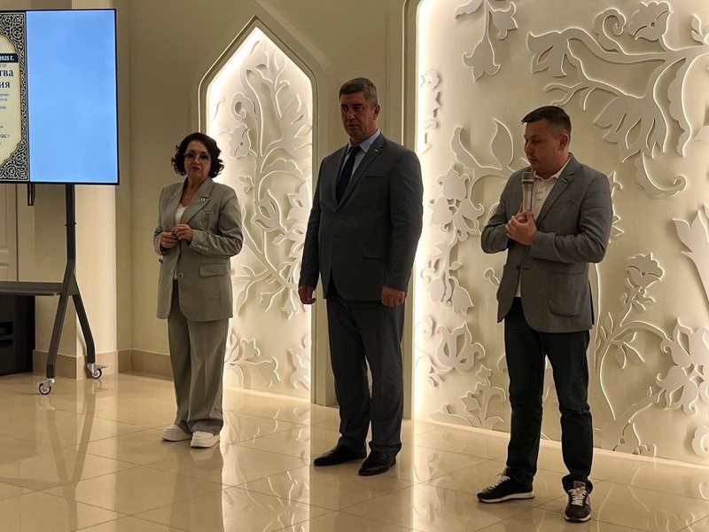 ЛДПР призывает объединиться плечом к плечу ради общей Победы 