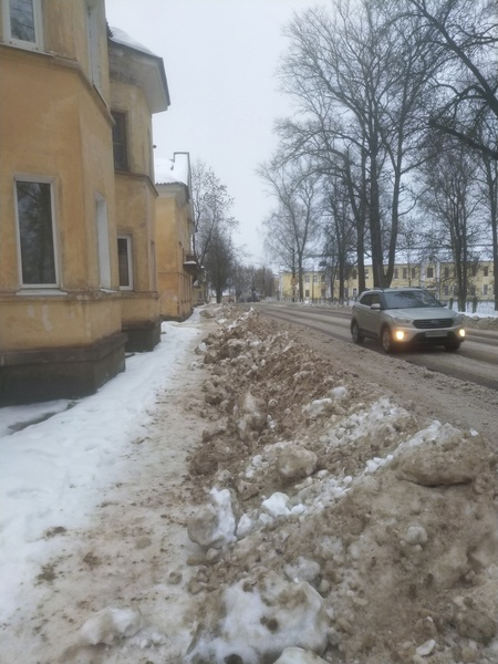 Тверские партийцы призывают муниципалитет Торжка решить проблему уборки снега в городе