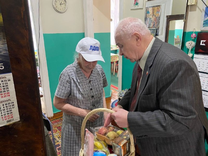 Поздравляем Евгению Николаевну Плотникову с 90-летием!