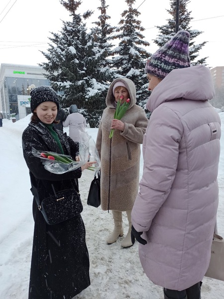 Молодежь ЛДПР поздравляет с наступающим праздником наших женщин