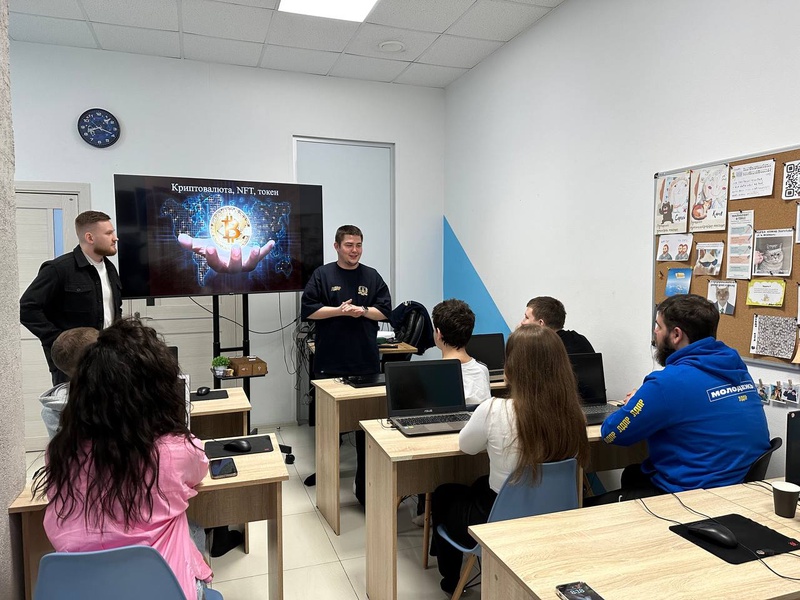 Молодежь ЛДПР в ХМАО-Югре обсудила будущее бизнеса и криптовалют в Нижневартовске