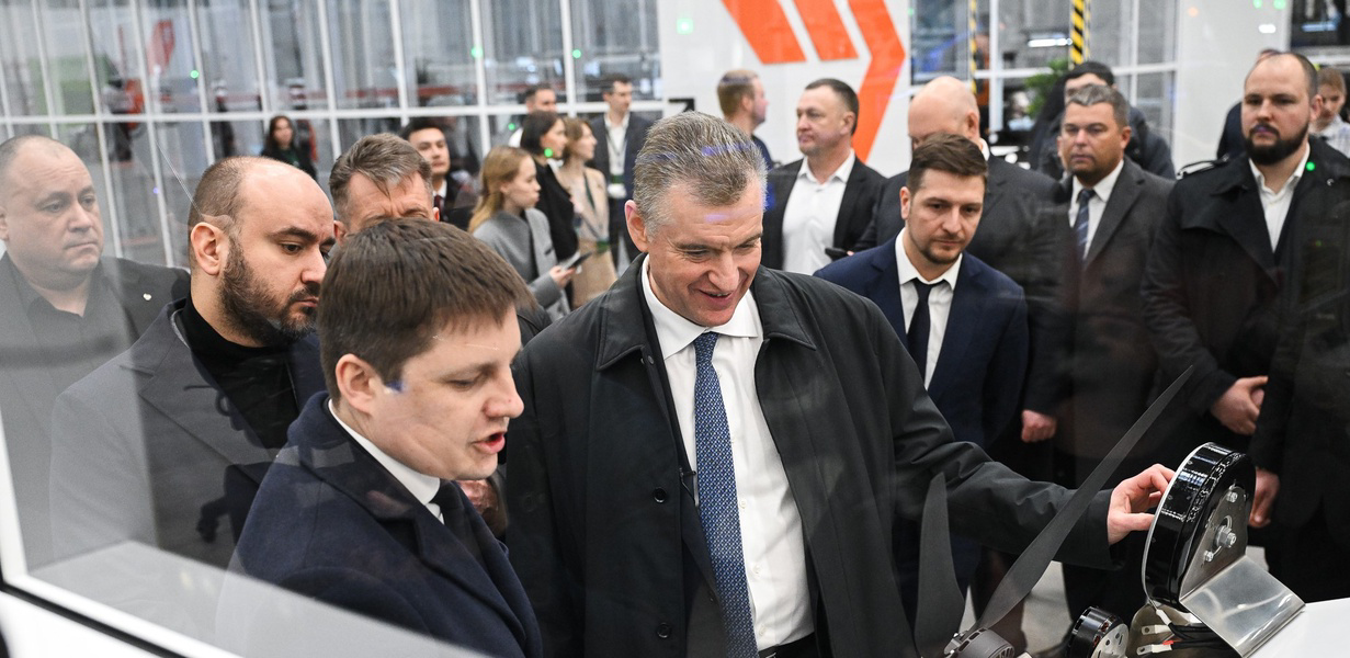 Слуцкий предложил создать центры профпереподготовки ветеранов СВО на базе производителей БПЛА